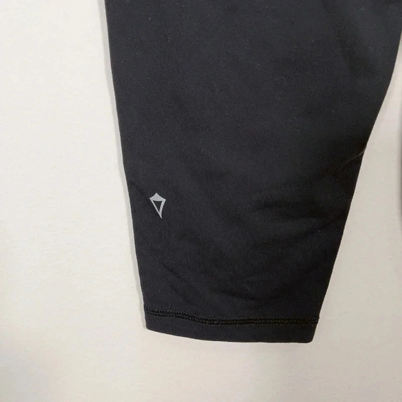 ‼️ 50%  OFF ‼️🌟⭐️✨CLEARANCE SALE ✨⭐️🌟 Ivivva By Lululemon Girl's Crop Legging - Picture 8 of 10